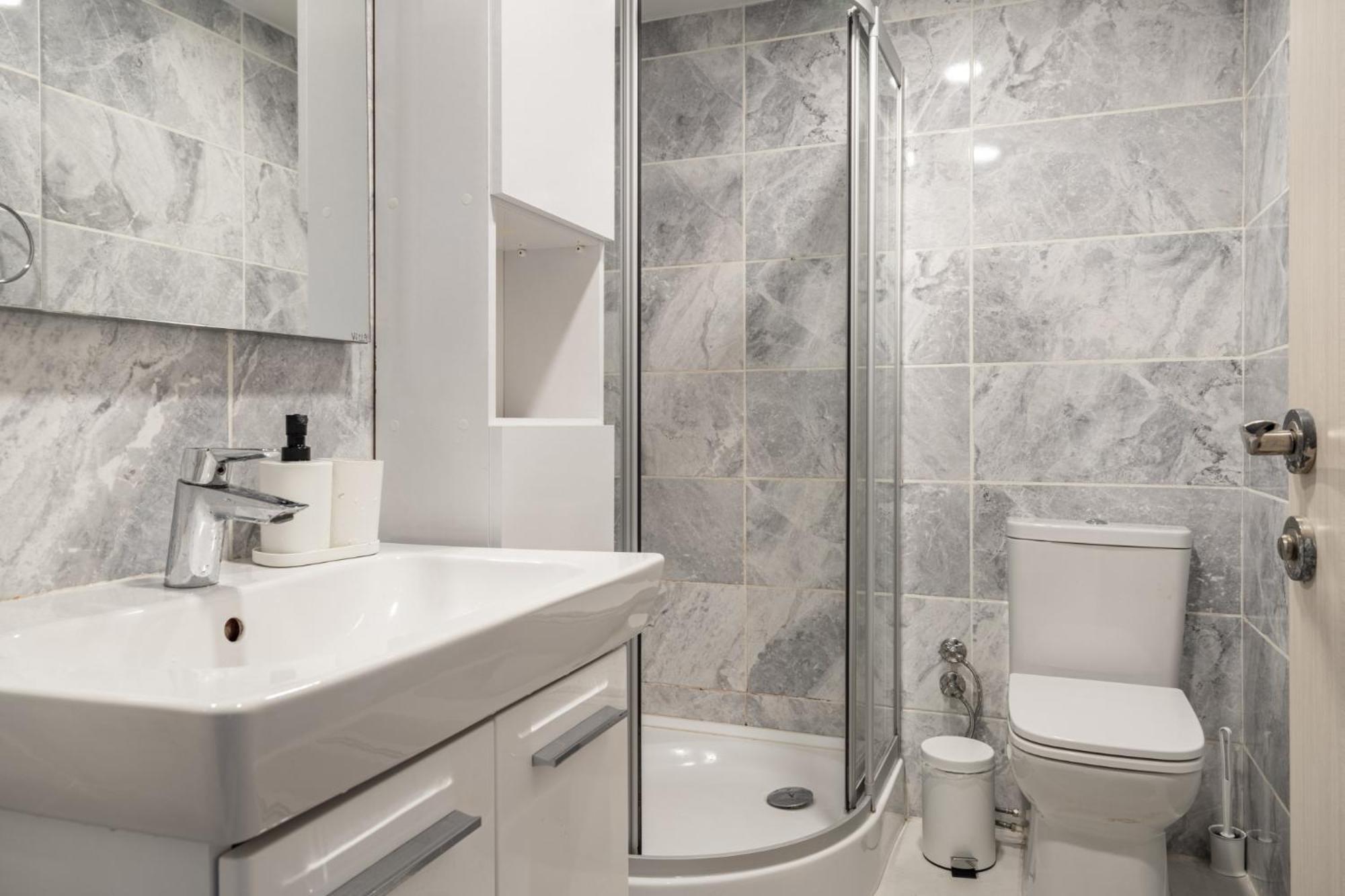 Modern Flat With Balcony On Bagdat Street Διαμέρισμα Κωνσταντινούπολη Εξωτερικό φωτογραφία